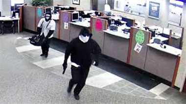 BIHAR: Six robbers looted Rs 14 lakh from Utkarsh Niti Bank in Patna.