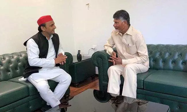 Akhilesh meeting Naidu? INC Kerala’s tweet creates a flutter