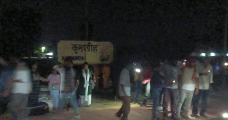 A fire has broken out… Major accident after rumour in Latehar, passengers jumped off the train, 3 dead and many injured – Read