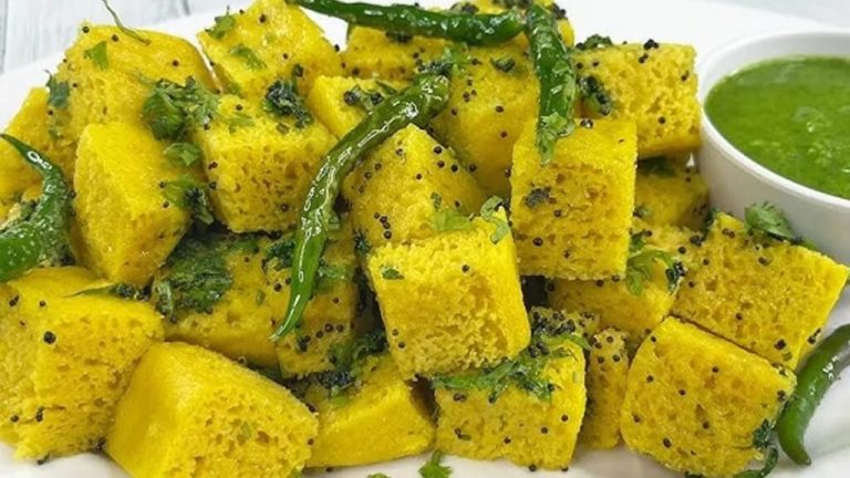 Delicious and Pocha Khaman Dhokla Recipe – Tezzbuzz