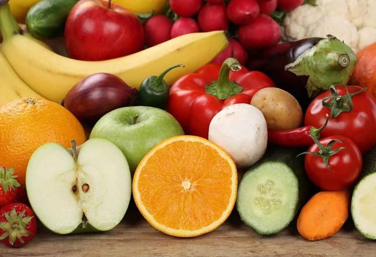 Do you eat fruits on an empty stomach in the morning? It can cause these side effects! Know the doctor’s advice