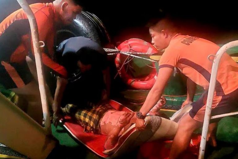 Explosion in fishing boat leave 6 crewmembers dead, 6 rescued