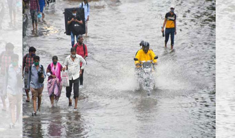 Heavy rains pound Mumbai, road cave-in hits traffic on Ahmedabad highway-Read