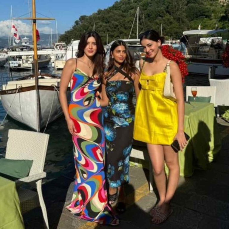 Shanaya Kapoor Captures Moments with Suhana Khan and Ananya Panday