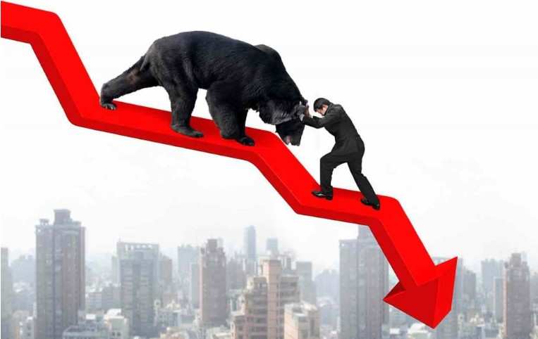 The rise in the stock market was halted, Sensex and Nifty slipped after setting a record of strength