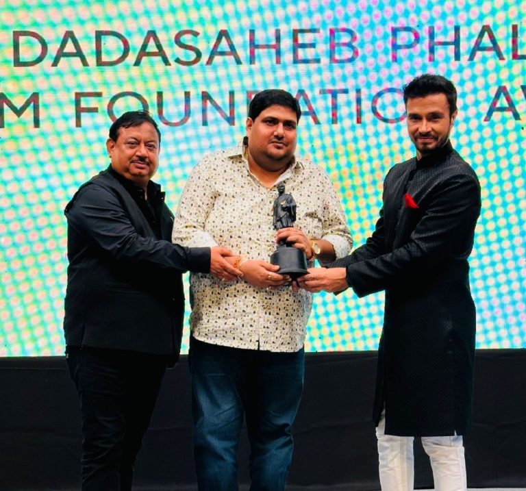 Bhojpuri Film Award: Producer Nishant received the 'Dada Saheb Phalke Film Foundation Award'