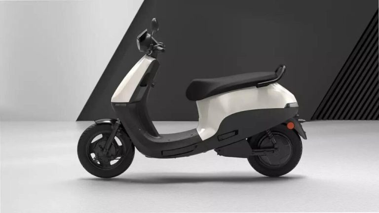 The price of this electric scooter is less than Rs 75,000, which can run up to 95 kilometers once fully charged.