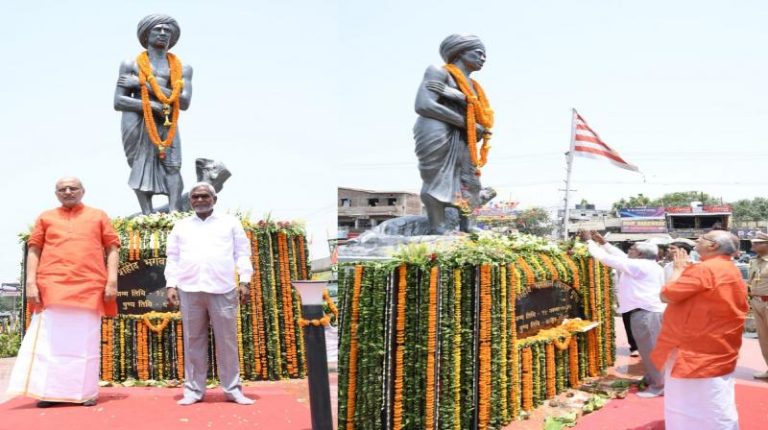 Governor and CM Champai Soren paid tribute to Dharti Aaba Bhagwan Birsa Munda on his death anniversary