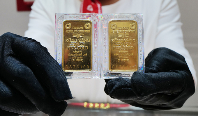 State-owned banks sell gold bars 1.2% below market rates to stabilize prices