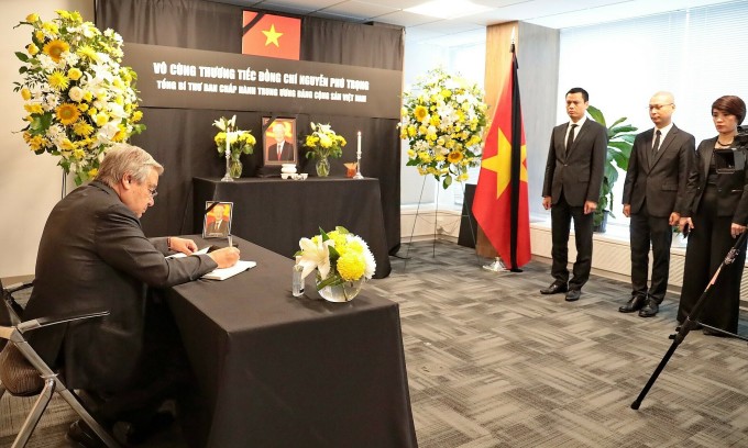 UN Secretary-General, ambassadors pay tribute to Party General Secretary Nguyen Phu Trong