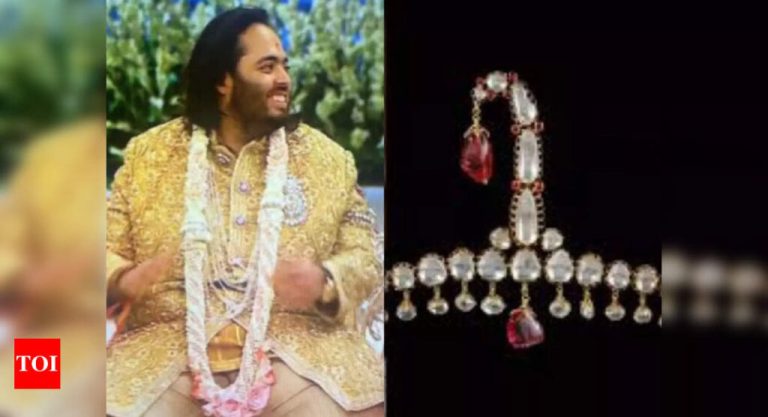 Anant Ambani Kalgi: Anant Ambani wore Mughal Emperor Shah Jahan’s Kalgi as bazuband at his grand wedding