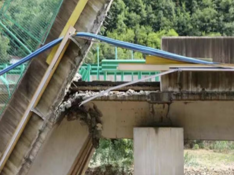 A bridge collapsed amid heavy rains in China, 11 people died