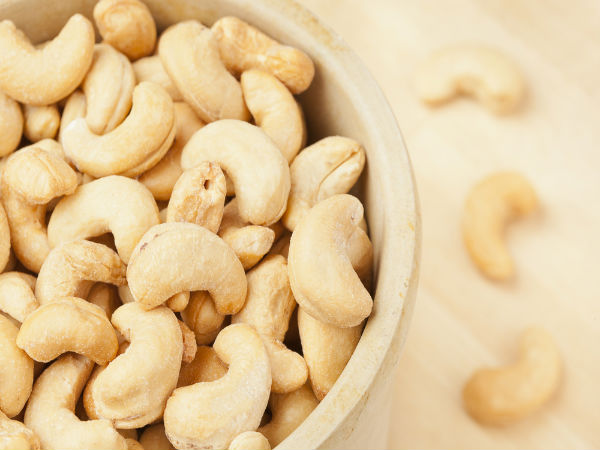 Eating 2 cashew nuts before sleeping at night eradicates these 3 diseases from the root