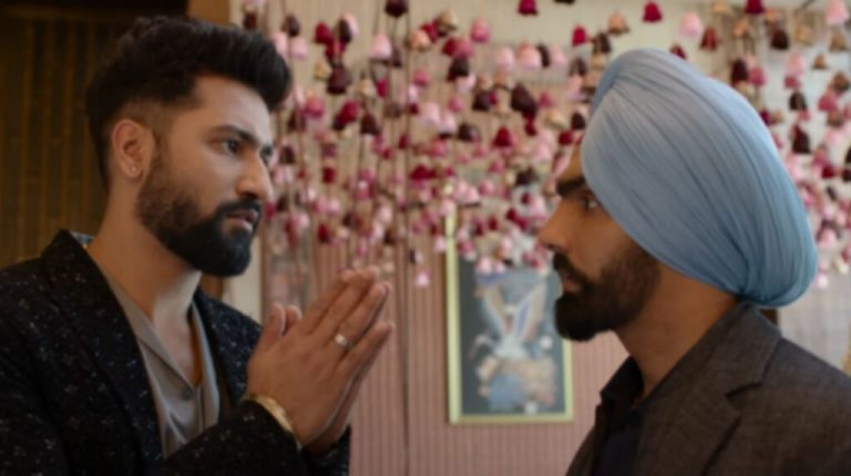 Akshay bows down to Vicky Kaushal, first weekend is good for bad news – Read