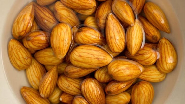 Almond Side Effects: Eating a handful of soaked almonds every morning to lose weight? There is no damage to the kidneys!