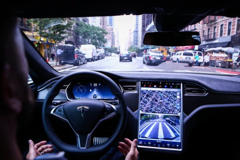 WSJ Links Tesla Autopilot Crashes to dependency on Camera-Based Vision System