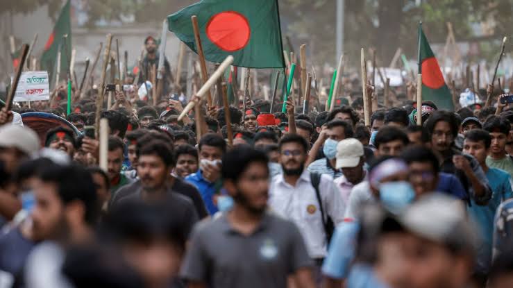 Bangladesh unrest escalates: Protesters set jail on fire, free ‘hundreds’ of prisoners | Read