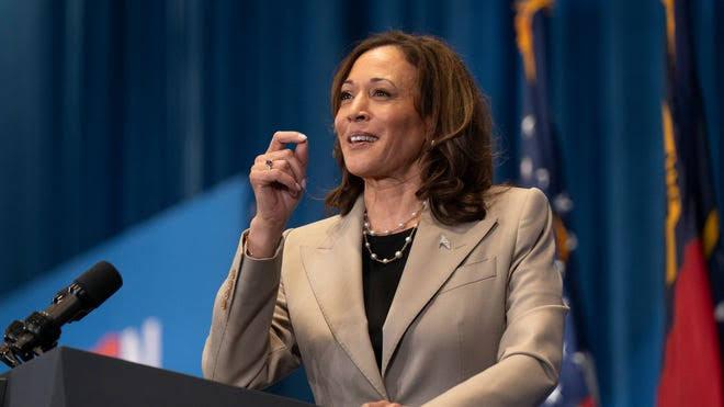 Barack Obama, wife Michelle endorse Kamala Harris for US president | Read