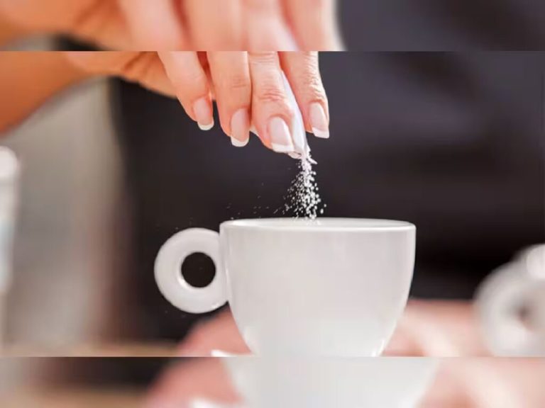 Have you ever drunk tea by adding salt to it? Know about these benefits and definitely try it once – ..