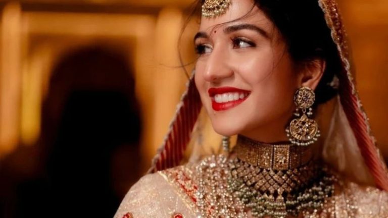 Radhika Merchant Bridal Look: Radhika Merchant's royal bridal look is out and you won't be able to take your eyes off the pictures.