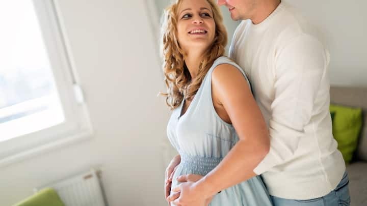 Must do Things in Wife Pregnancy: If the husband does this when the wife is pregnant, then the chances of normal delivery increase – ..