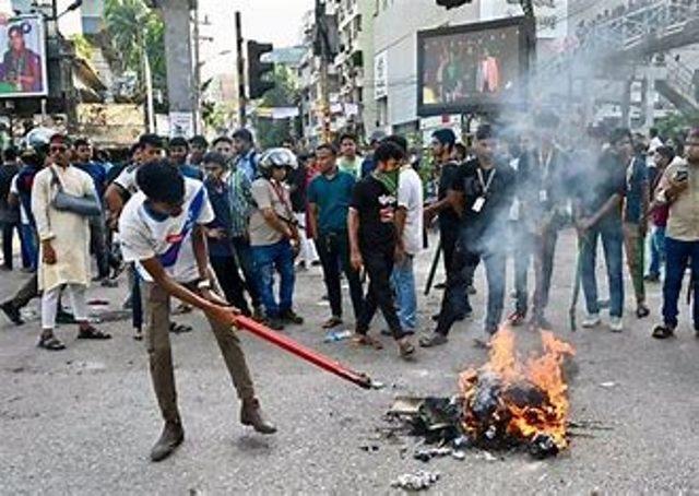 Six Killed, Over 100 Injured in Bangladesh in Clashes Over Govt Jobs Quota | Read