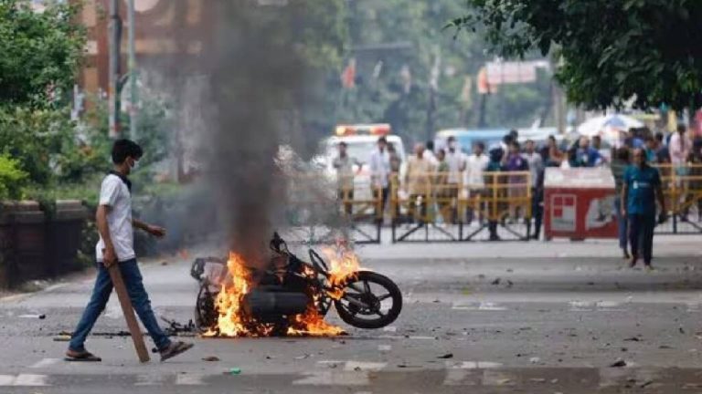 Students created a ruckus, set fire in the jail and prisoners ran away, what happened in Bangladesh?