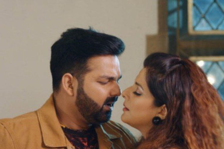 Pawan Singh's love song became a hit on YouTube and he was joined by Smriti Sinha