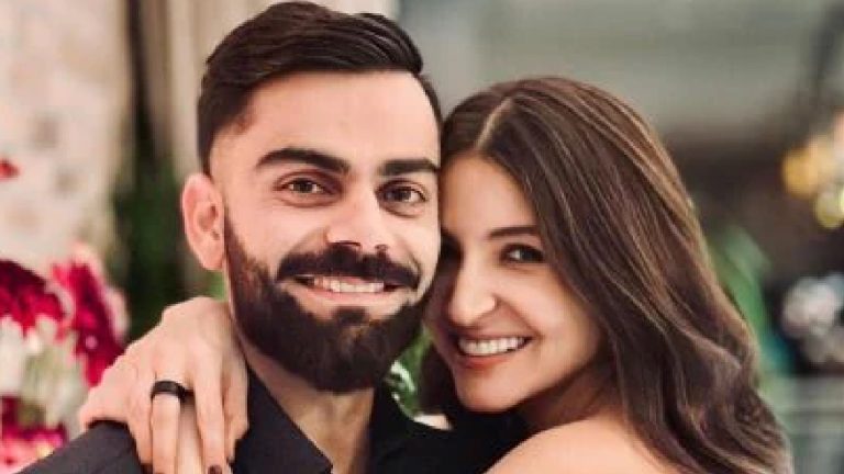 Virat Kohli's phone wallpaper is not Anushka, Wamika, Akay, this person's picture was spotted, see photos