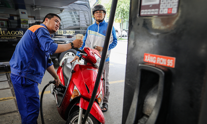 Gasoline prices slip after 5 weeks rising