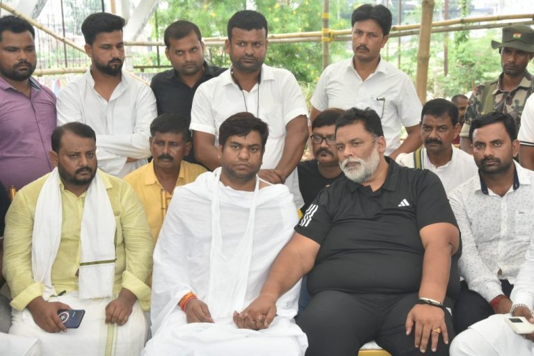 Mukesh Sahani's father murdered: 'My mother started crying, my father was also worried…' Pappu Yadav said after meeting Mukesh Sahani.