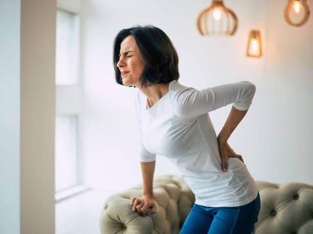 Whether it is growing age or rising age, even the severe back pain will be cured, just have to do these 5 home remedies, you will forget back pain forever…