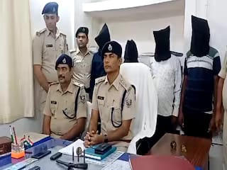 Jamui News: Police nabbed four criminals from the hotel who were robbing by pretending to be officers.