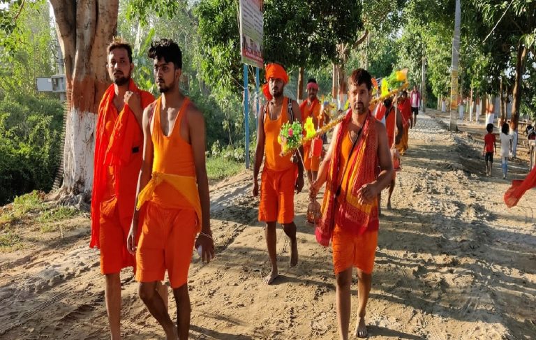 Shravani Mela: A group of kanwariyas started reaching Sultanganj and would offer water to Baba on Guru Purnima.