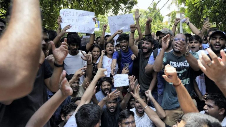 IAS coach accident: Students protest ends, demands accepted, what discussion with MCD commissioner?