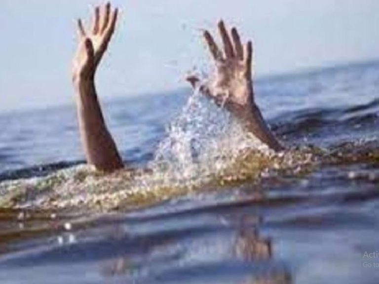 After a quarrel with her husband in Sitamarhi, Bihar, a woman along with her three children committed suicide by jumping into a pond