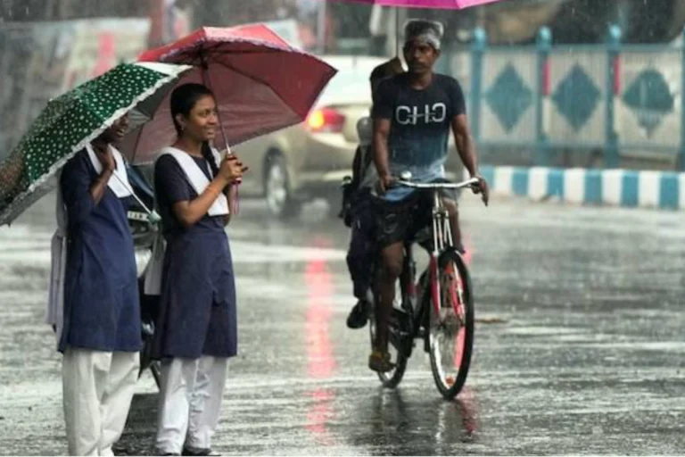 Weather Update: Yellow alert in Delhi, check conditions in Mumbai, Patna, Dehradun