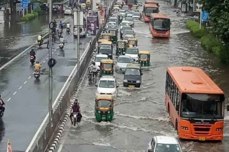 Weather Update: Rain in Delhi and Ghaziabad; Check Conditions in Patna, Lucknow, Mumbai