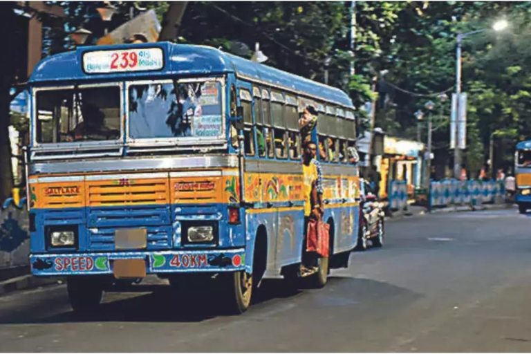 Mamata Banerjee: Why are the number of government buses decreasing?  The Chief Minister has ordered the transport department to increase the number of buses as soon as possible