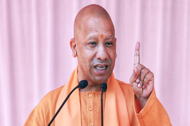 ‘Batenge To Katenge…,’ CM Yogi Adityanath Urges Unity Amid Bangladesh Unrest, Highlights Hindus’ Plight