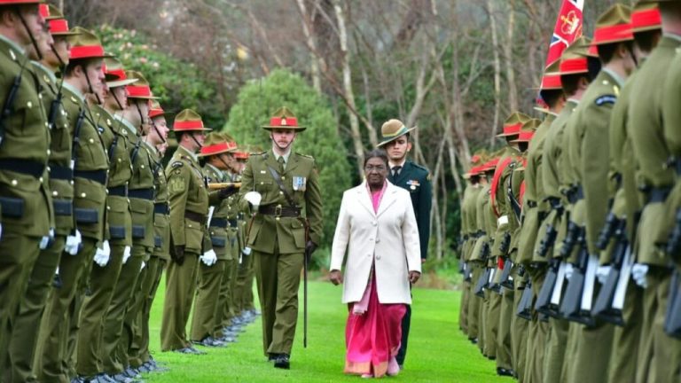 President Draupadi Murmu reached New Zealand, honored with Royal Guard of Honor