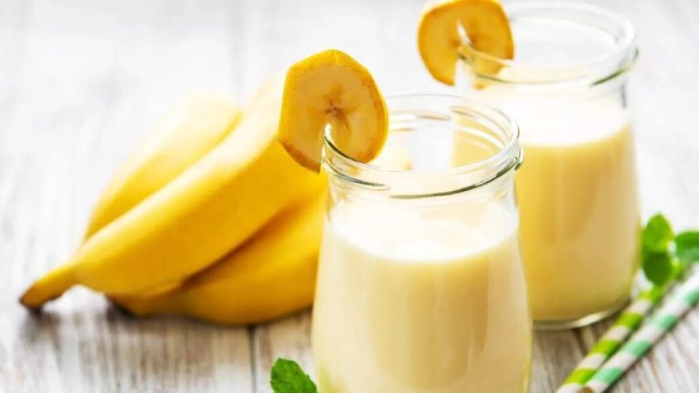 Eating milk and banana at night has these 4 big benefits, consume it like this – ..