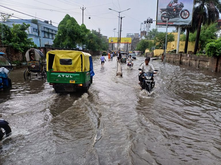 Muzaffarpur: Light rains leave roads waterlogged, read why questions are being raised on SMART scheme….