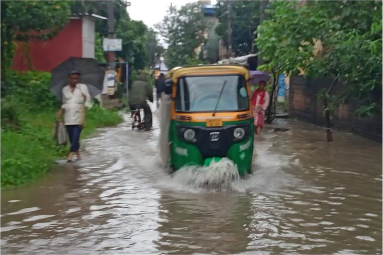 Bengal Weather Forecast: Why will rain continue in districts including Kolkata?