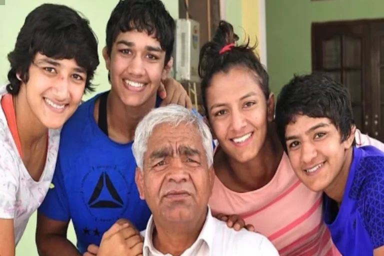 Mahavir Phogat Opens Up After Vinesh Phogat’s Disqualification at Paris Olympics 2024, Says ‘Truth Will Come Out Only When…’