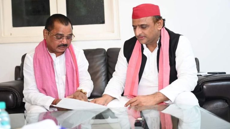 Samajwadi leader Chotalal Karwar threatened MP!  The Allahabad High Court issued a notice