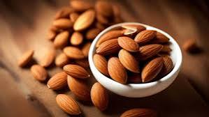 If you also eat soaked almonds daily, it has this effect on the skin, know from the experts…