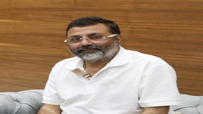 Koda MP Nishikant Dubey raised a question in the Lok Sabha that the central government should be pressured to give 27 percent reservation to OBCs in Jharkhand.