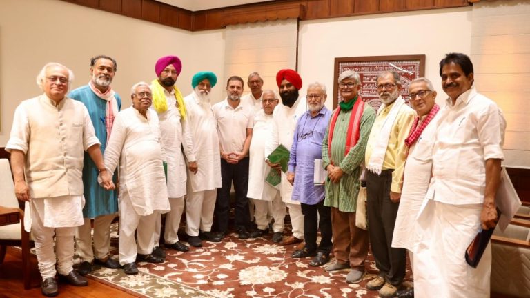 Farmer leaders met Leader of Opposition Rahul Gandhi and submitted drafts of two individual bills regarding their demands.