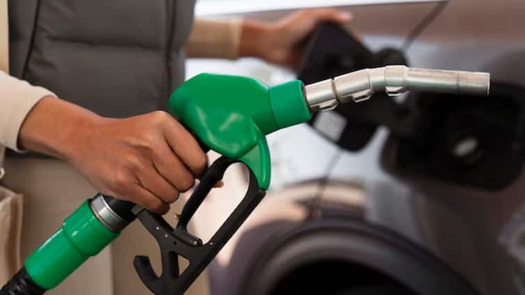 Petrol and Diesel Price: Oil prices released on Friday, know today's rates  | News India – ..